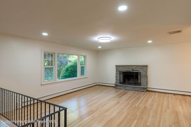7 Arnold Drive, Woodstock, NY 12498
