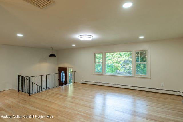 7 Arnold Drive, Woodstock, NY 12498
