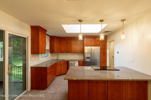 7 Arnold Drive, Woodstock, NY 12498