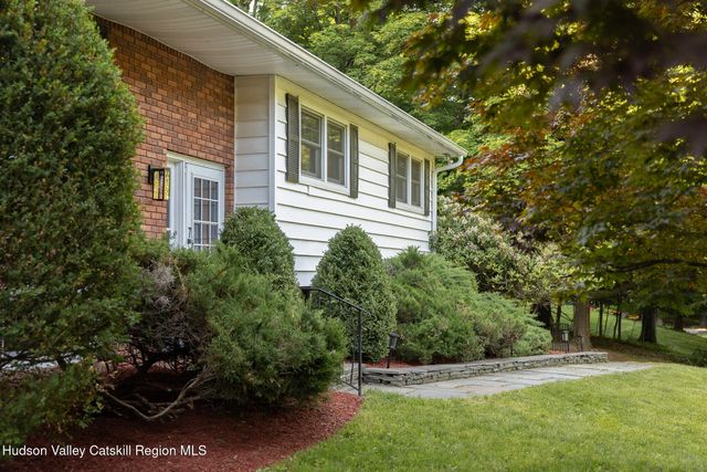 7 Arnold Drive, Woodstock, NY 12498