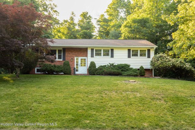 7 Arnold Drive, Woodstock, NY 12498