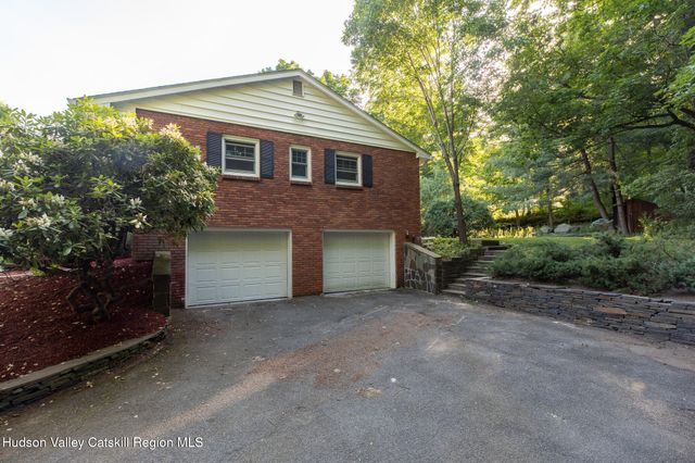 7 Arnold Drive, Woodstock, NY 12498