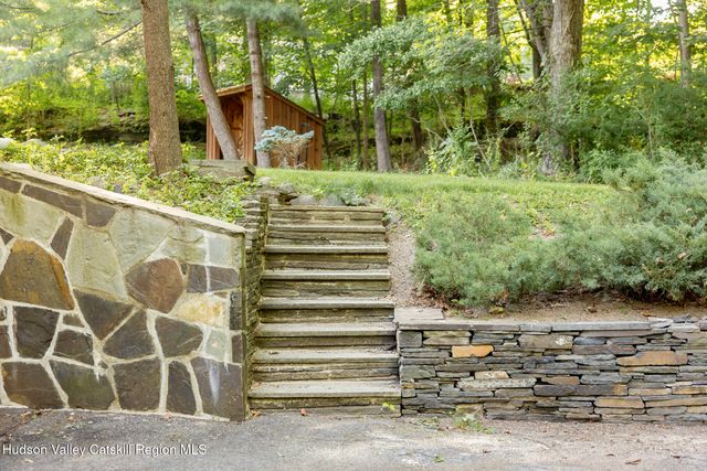 7 Arnold Drive, Woodstock, NY 12498