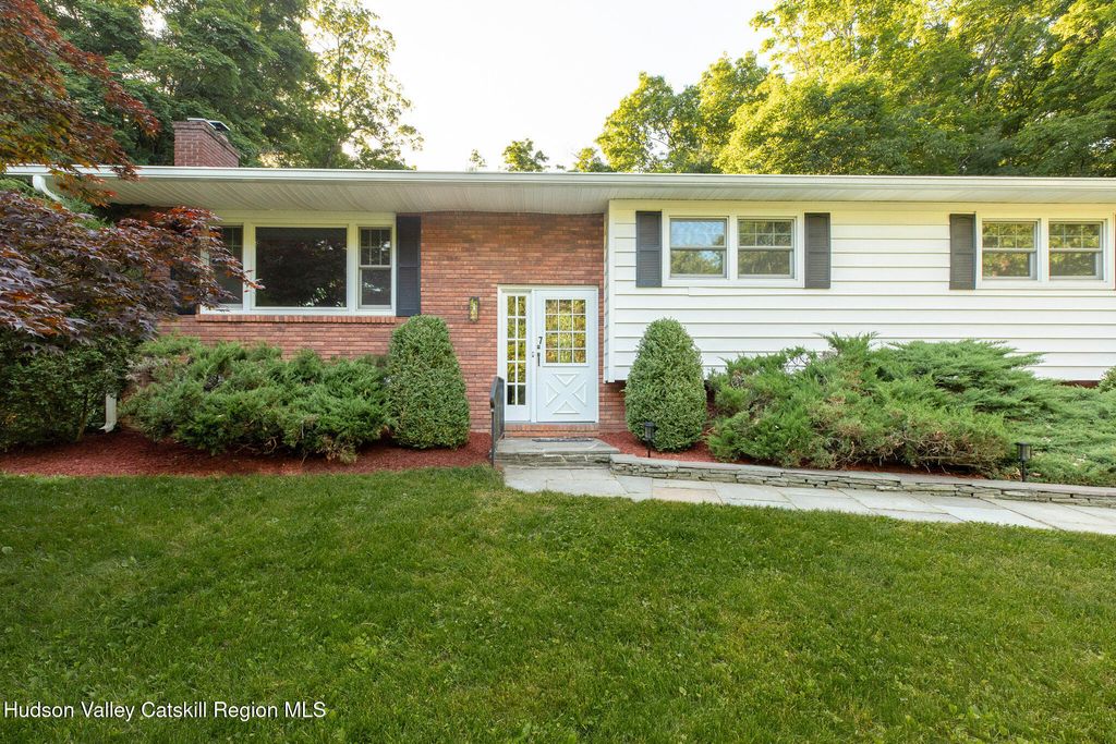 7 Arnold Drive, Woodstock, NY 12498