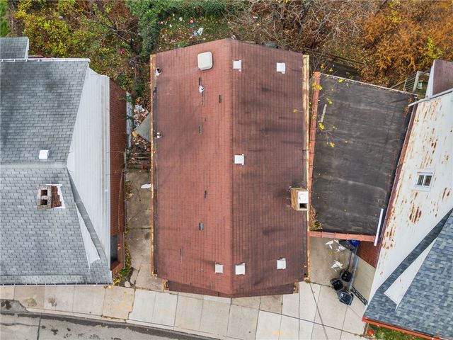 232 Nobles Lane, Carrick, PA 15210