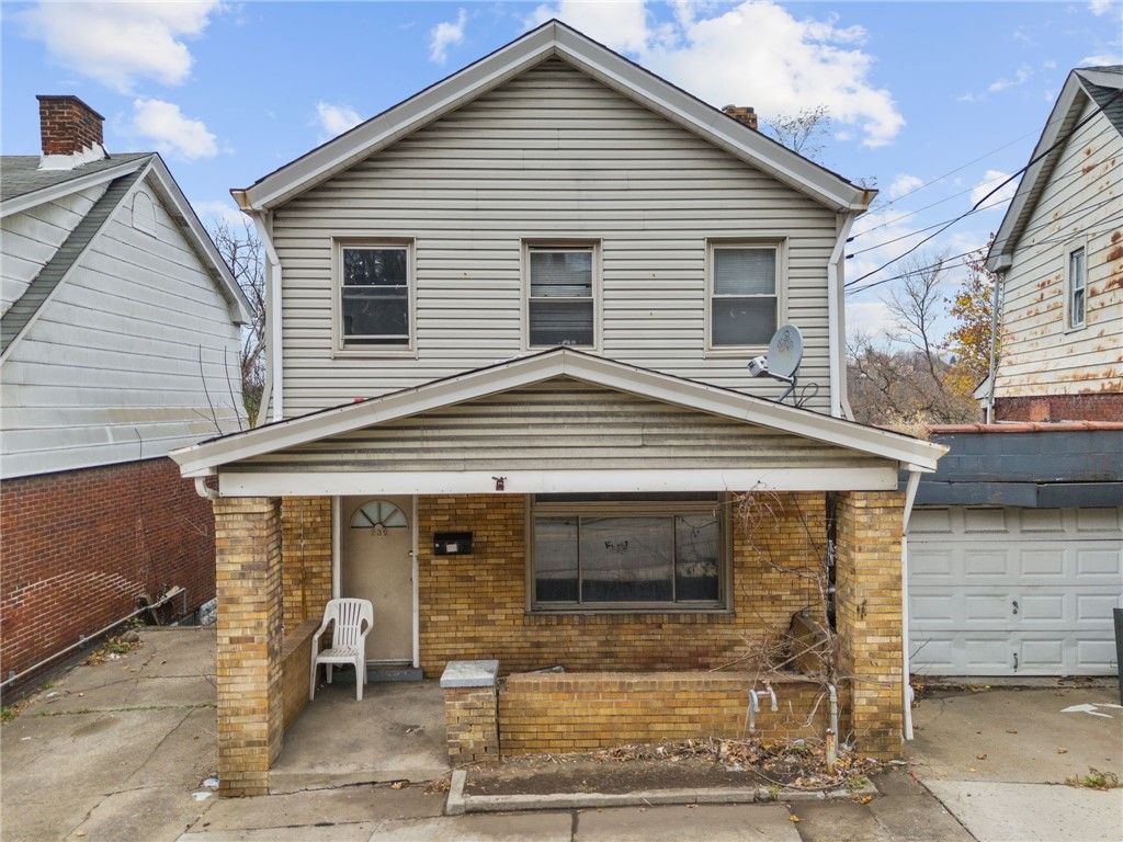 232 Nobles Lane, Carrick, PA 15210