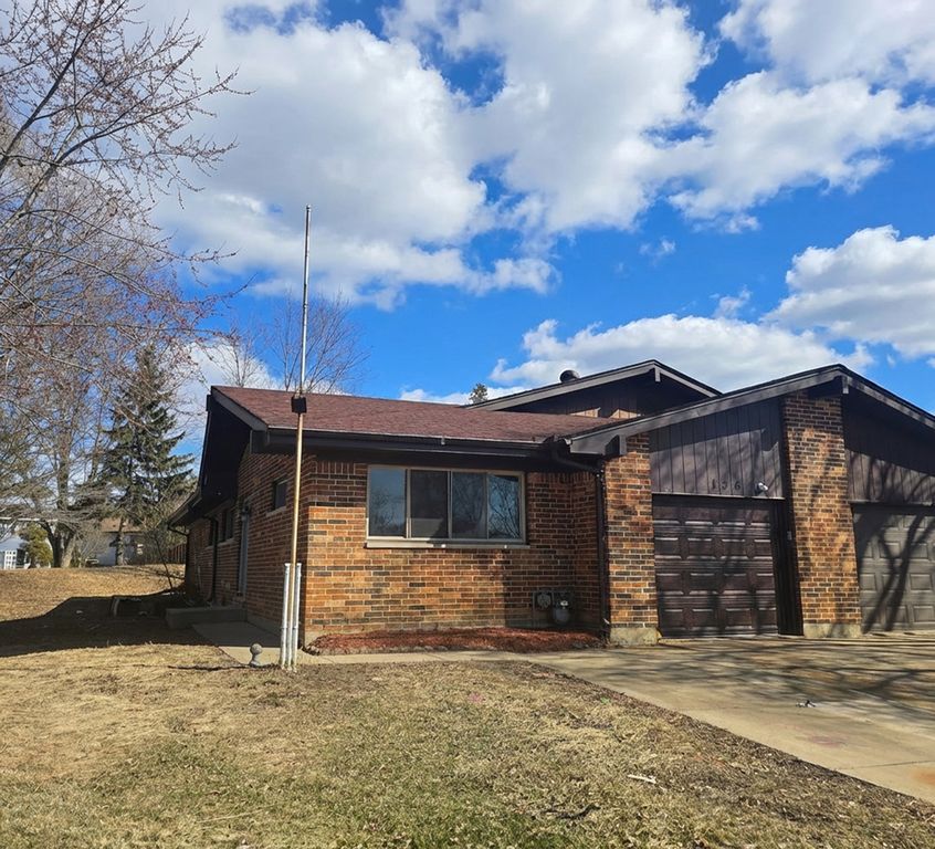 136 Virginia Court, Streamwood, IL 60107 — exterior