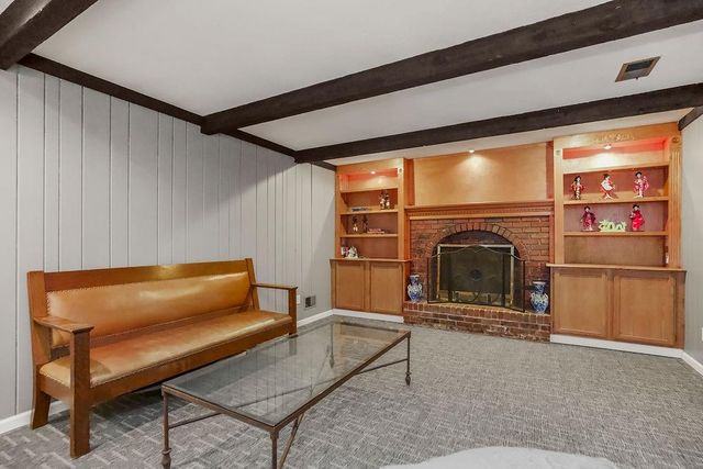 8709 Antioch Road, Overland Park, KS 66212