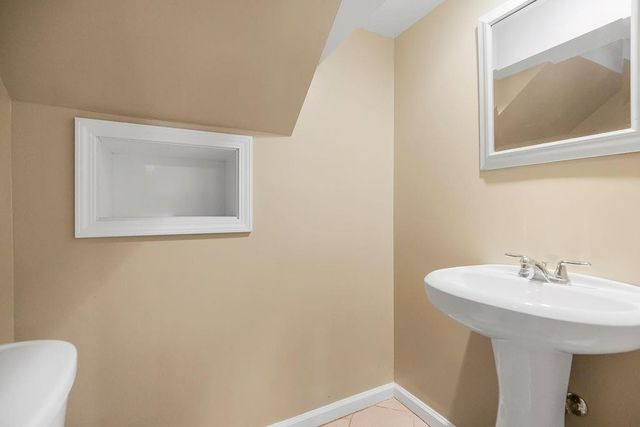 8709 Antioch Road, Overland Park, KS 66212