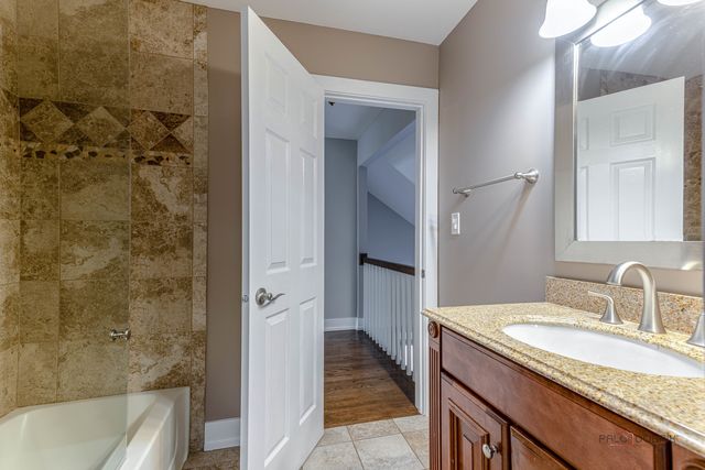 984 Georgian Place, Bartlett, IL 60103