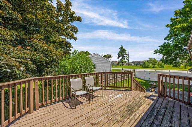 8 Kinmont Drive, Greece, NY 14612