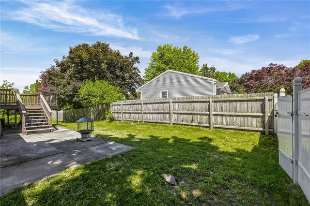 8 Kinmont Drive, Greece, NY 14612