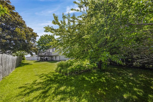 8 Kinmont Drive, Greece, NY 14612