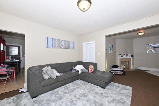 137-39 E Garfield AVENUE, Milwaukee, WI 53212