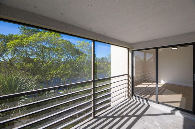 2322 S Cypress Bend Drive 411, Pompano Beach, FL 33069