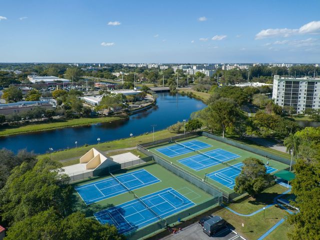 2322 S Cypress Bend Drive 411, Pompano Beach, FL 33069