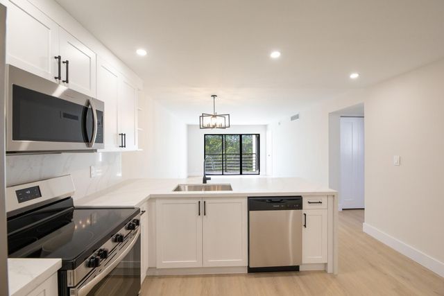 2322 S Cypress Bend Drive 411, Pompano Beach, FL 33069