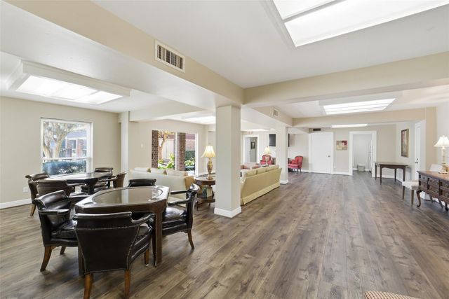 7575 Katy Fwy 89, Houston, TX 77024