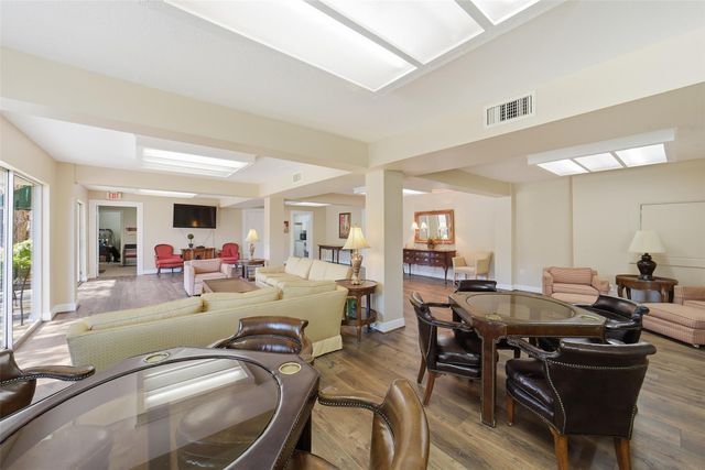 7575 Katy Fwy 89, Houston, TX 77024