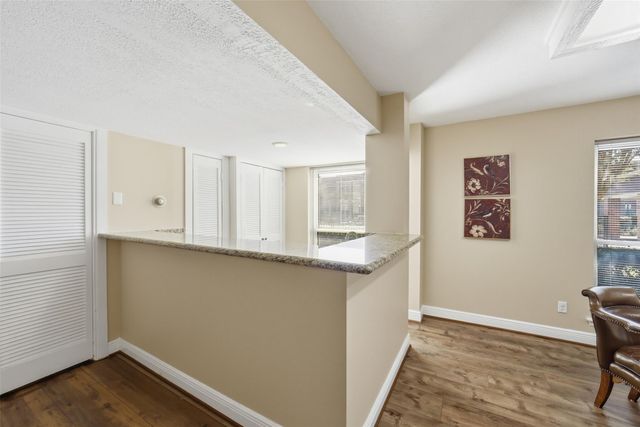 7575 Katy Fwy 89, Houston, TX 77024