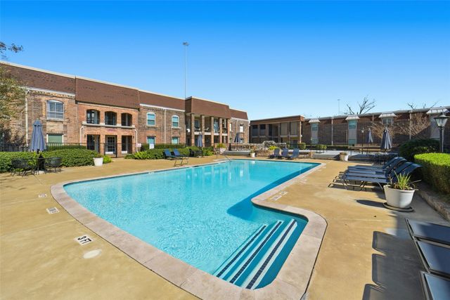 7575 Katy Fwy 89, Houston, TX 77024