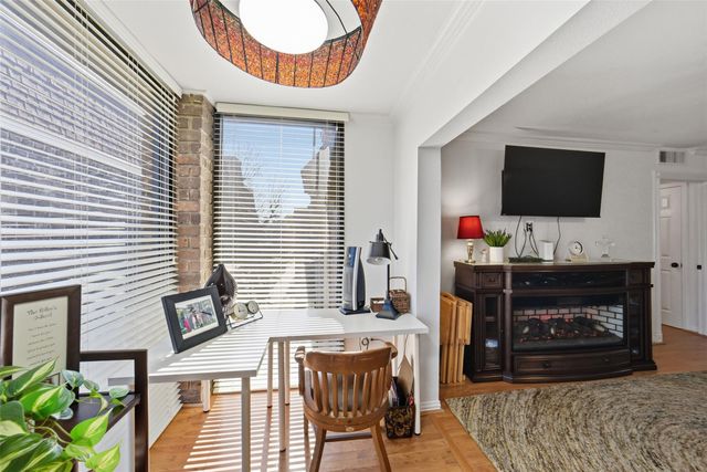 7575 Katy Fwy 89, Houston, TX 77024