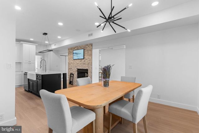 496 E KING RD, Malvern, PA 19355