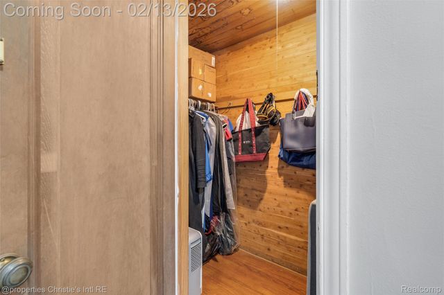 19435 Shrewsbury Road, Detroit, MI 48221