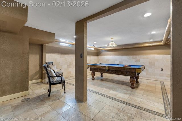 19435 Shrewsbury Road, Detroit, MI 48221