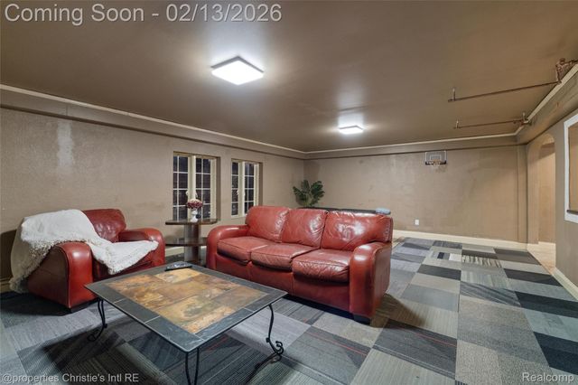 19435 Shrewsbury Road, Detroit, MI 48221