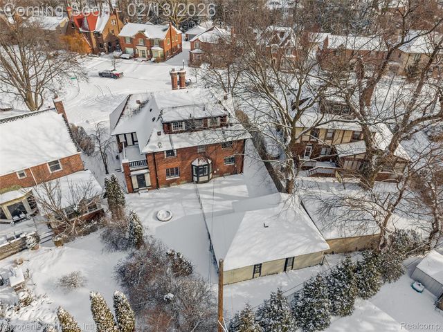 19435 Shrewsbury Road, Detroit, MI 48221