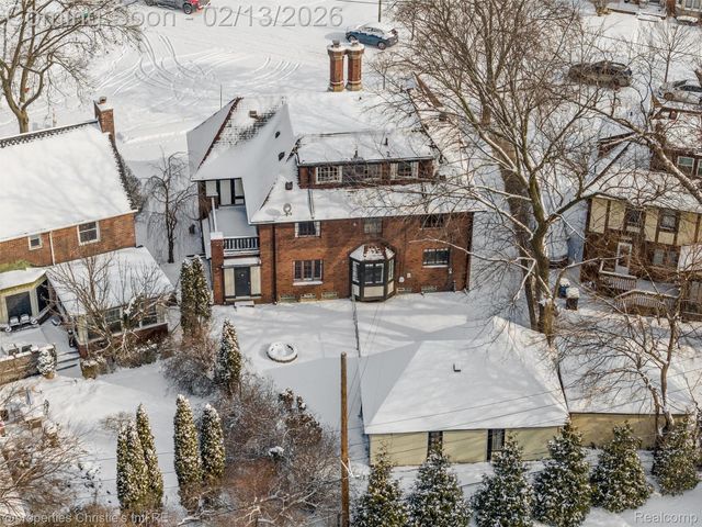 19435 Shrewsbury Road, Detroit, MI 48221