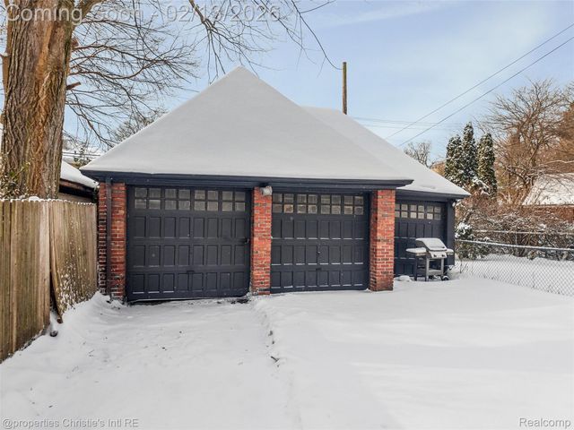 19435 Shrewsbury Road, Detroit, MI 48221