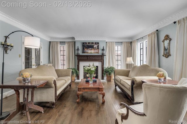 19435 Shrewsbury Road, Detroit, MI 48221