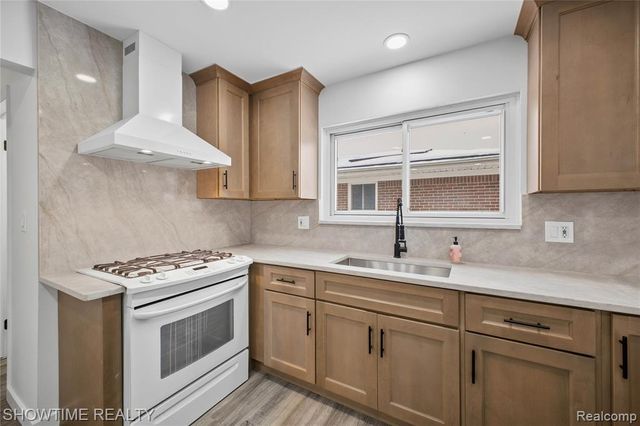 11248 Forrer Drive, Sterling Heights, MI 48312