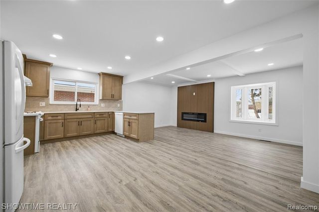 11248 Forrer Drive, Sterling Heights, MI 48312