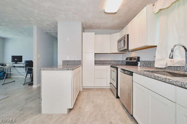 1637 Piney RD, North Fort Myers, FL 33903