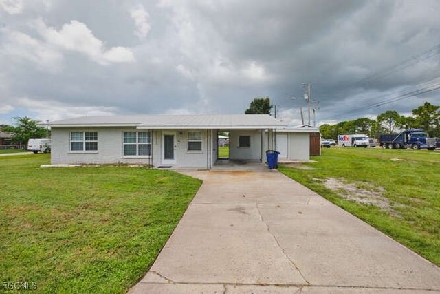 1637 Piney RD, North Fort Myers, FL 33903