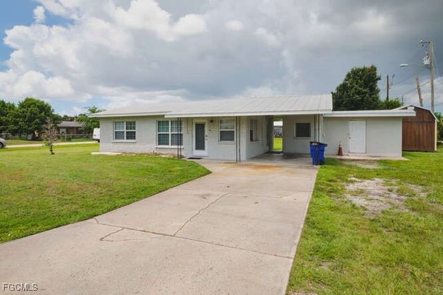 1637 Piney RD, North Fort Myers, FL 33903
