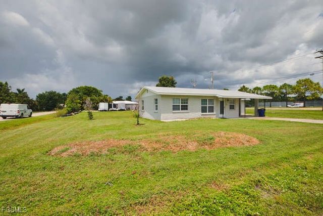 1637 Piney RD, North Fort Myers, FL 33903