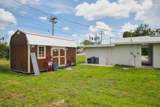 1637 Piney RD, North Fort Myers, FL 33903