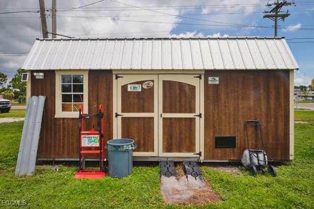 1637 Piney RD, North Fort Myers, FL 33903