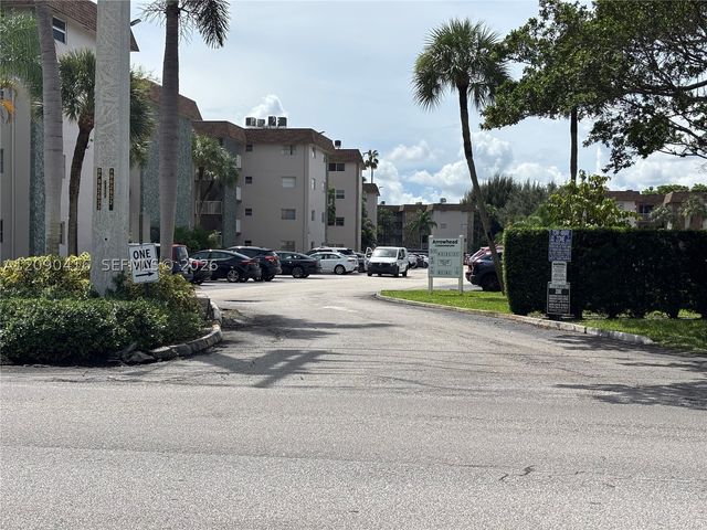 2500 SW 81st Ave 403, Davie, FL 33324