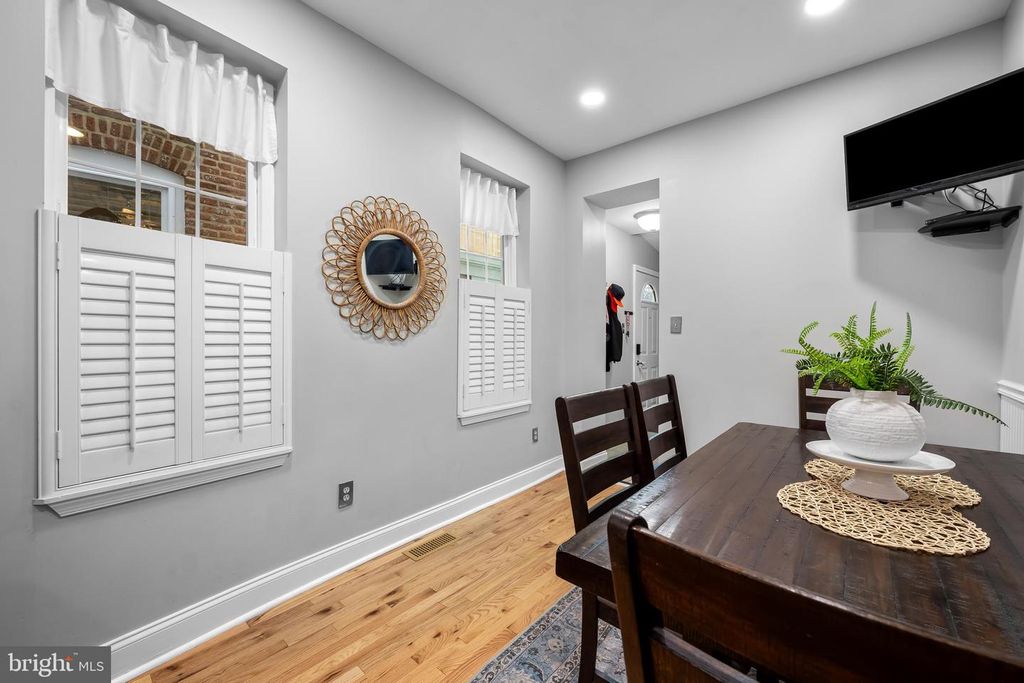 Image 12 of property listing at 132 OSTEND ST W, Baltimore, MD 21230