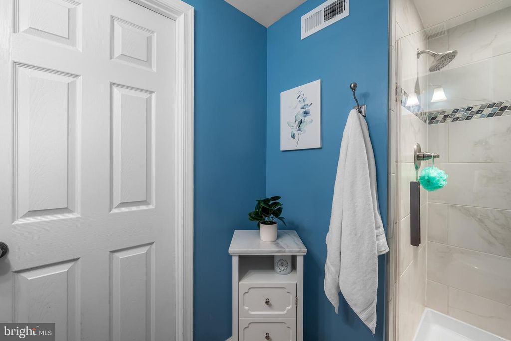 Image 15 of property listing at 132 OSTEND ST W, Baltimore, MD 21230