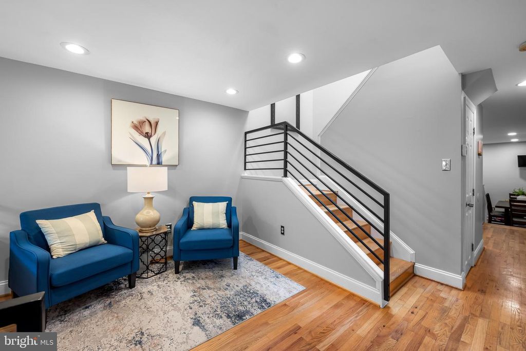 Image 7 of property listing at 132 OSTEND ST W, Baltimore, MD 21230