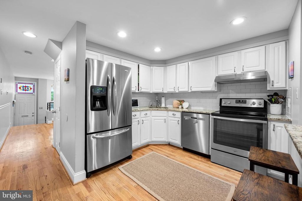 Image 8 of property listing at 132 OSTEND ST W, Baltimore, MD 21230