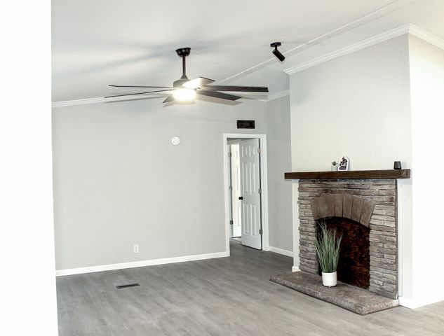 601 Foxwood Dr, Crossville, TN 38571