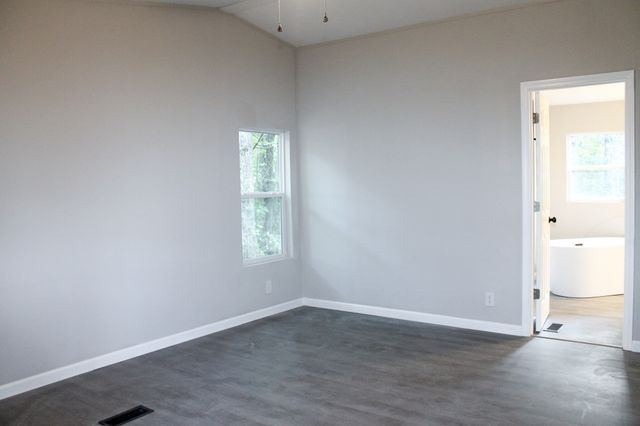 601 Foxwood Dr, Crossville, TN 38571