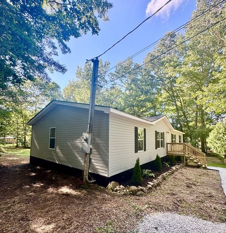 601 Foxwood Dr, Crossville, TN 38571